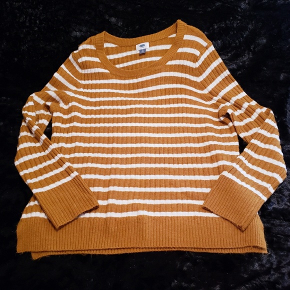 Old Navy sweater - Picture 1 of 3